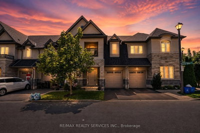 43 Sonoma Valley Crescent • Hamilton, ON photo 2