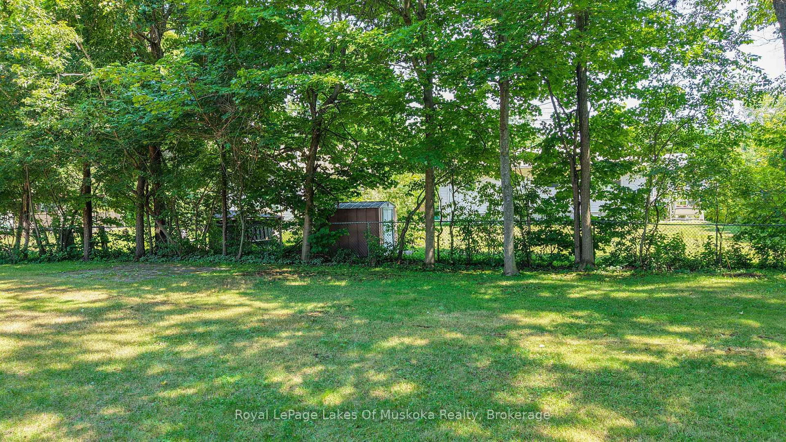 180 Lofty Pines Crescent • Gravenhurst, ON photo 5