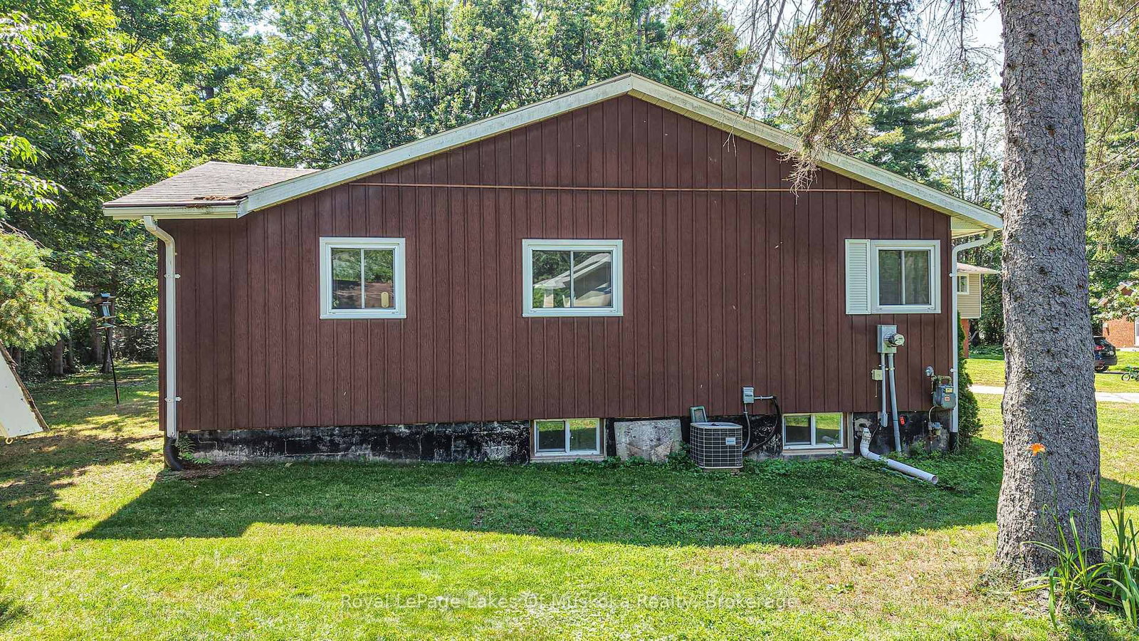 180 Lofty Pines Crescent • Gravenhurst, ON photo 8