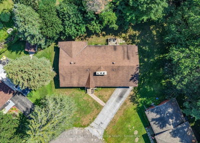 180 Lofty Pines Crescent • Gravenhurst, ON photo 9