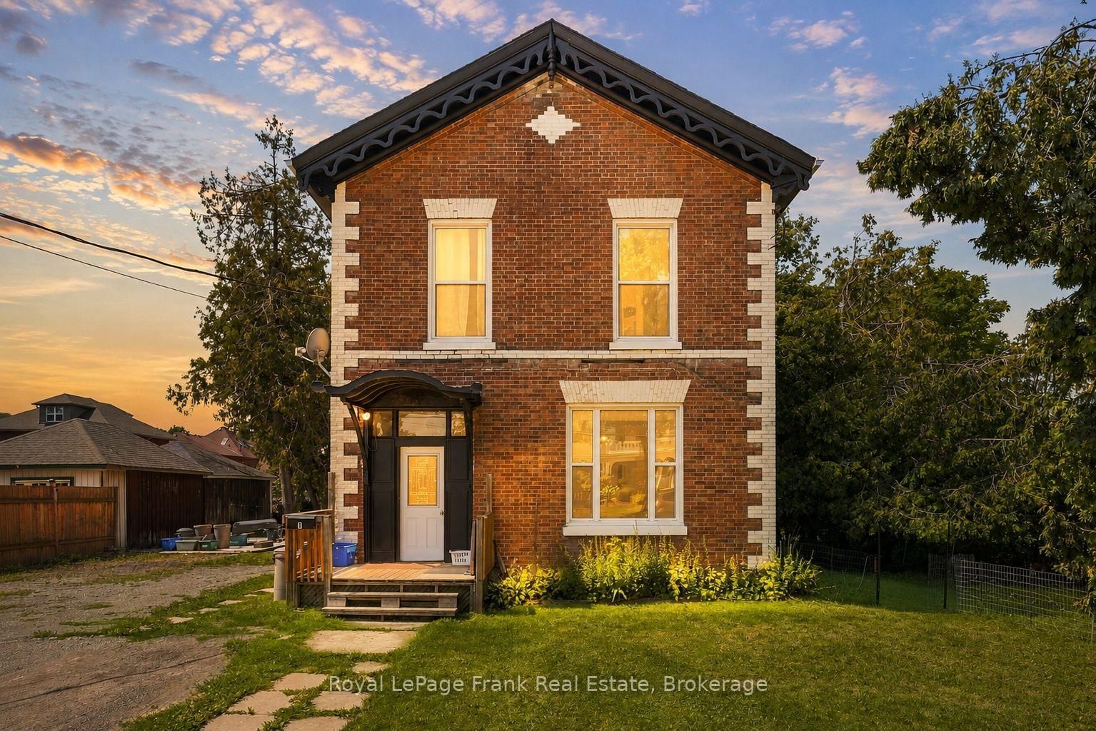 25 Mill Street • Kawartha Lakes, ON photo 1