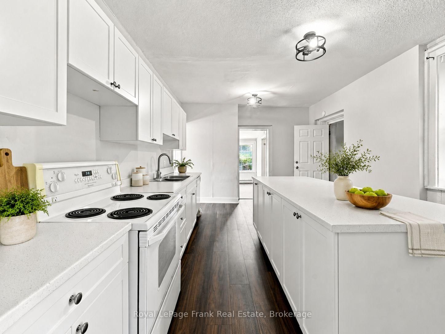 25 Mill Street • Kawartha Lakes, ON photo 11