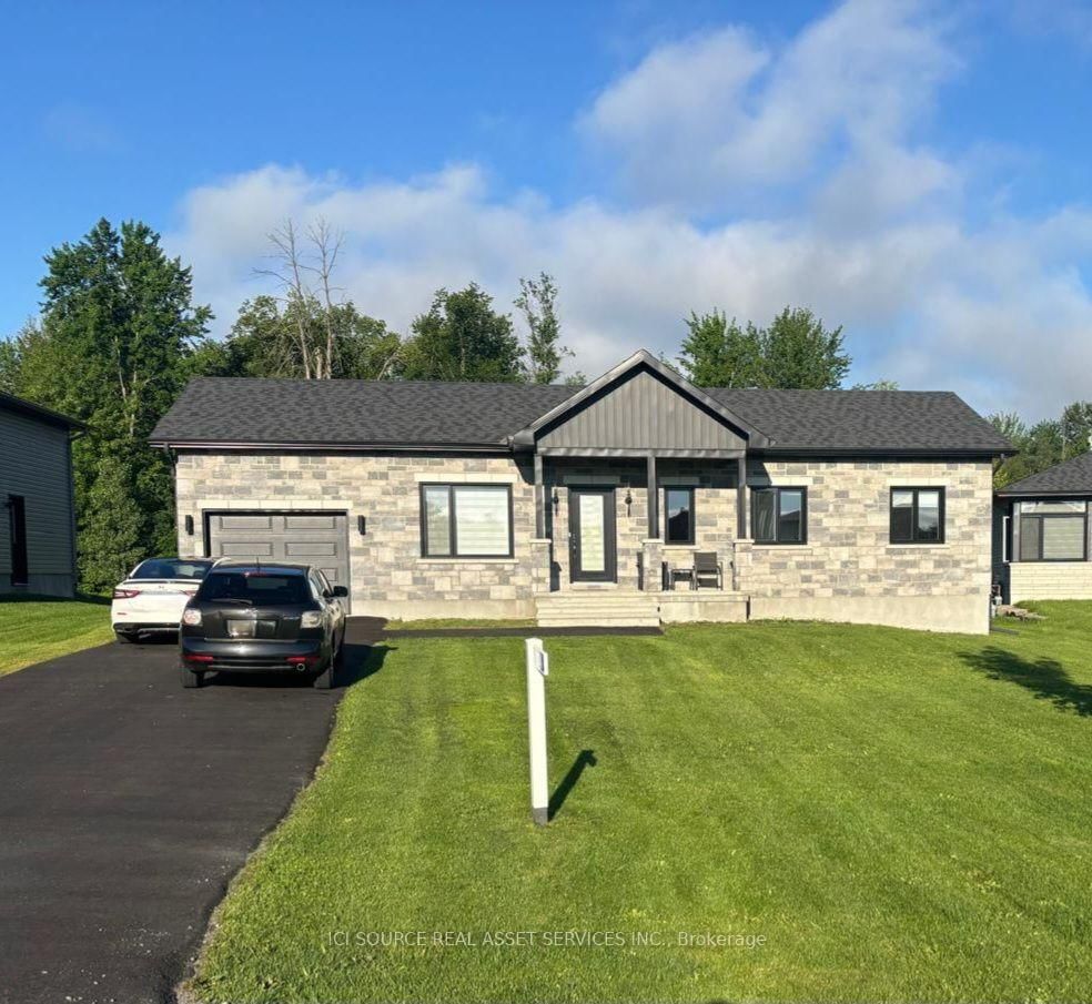 274 Roxanne Street • Clarence-Rockland, ON photo 1