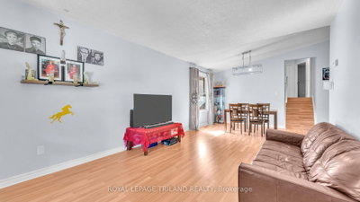 95 Huron Green S • London East, ON photo 4