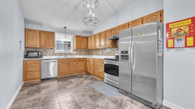 95 Huron Green S • London East, ON photo 7
