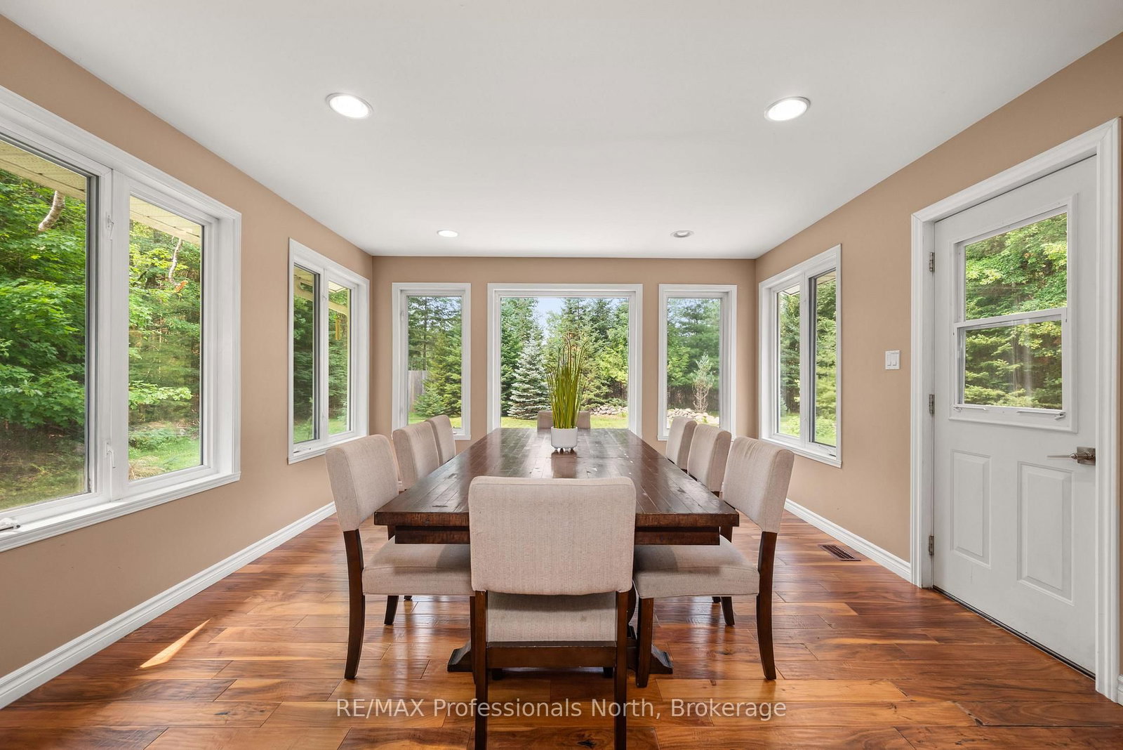 1044 Elk Drive • Dysart et al, ON photo 14