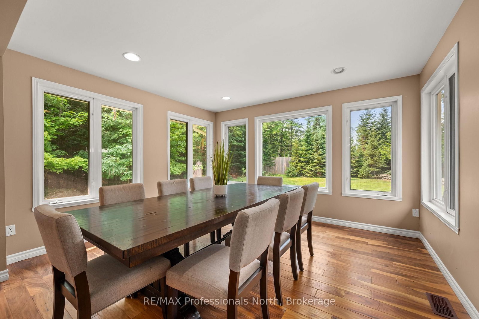 1044 Elk Drive • Dysart et al, ON photo 15