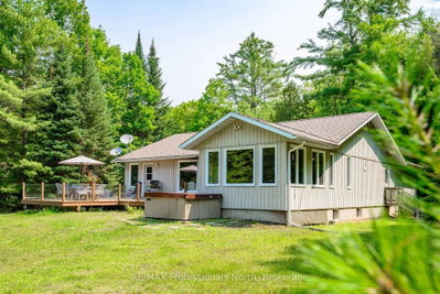 1044 Elk Drive • Dysart et al, ON photo 5