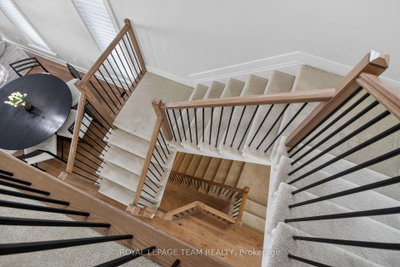 988 Beckton Heights • Ottawa, ON photo 2