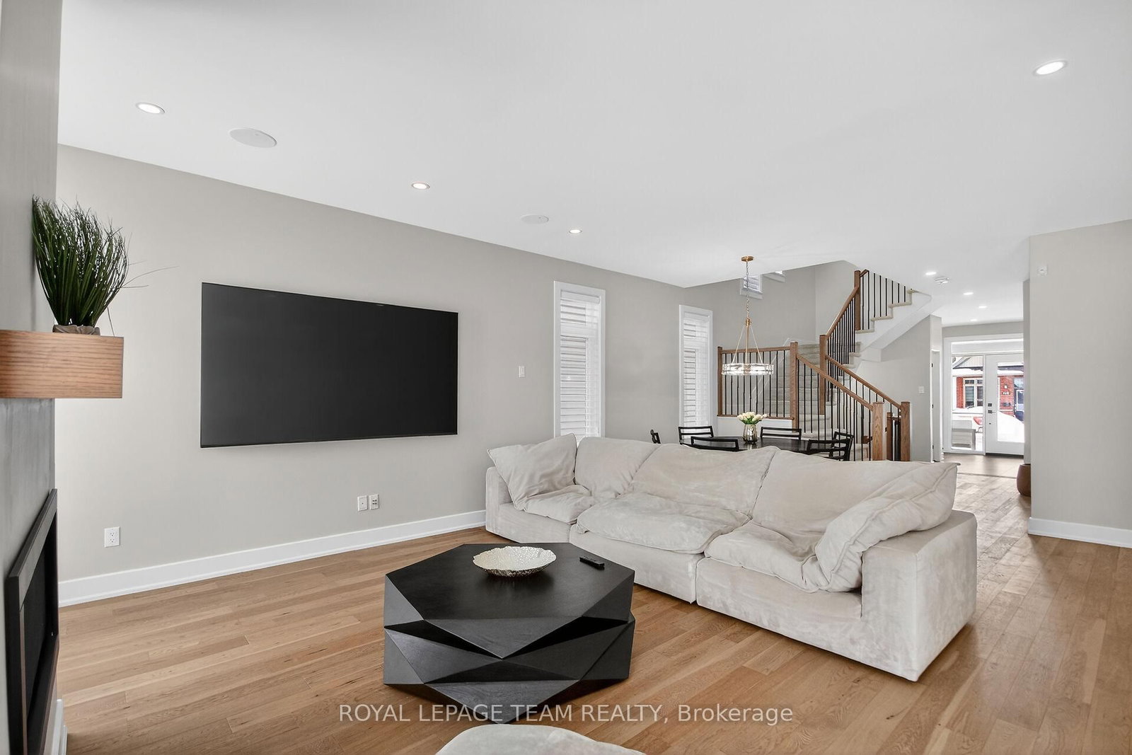 988 Beckton Heights • Ottawa, ON photo 38