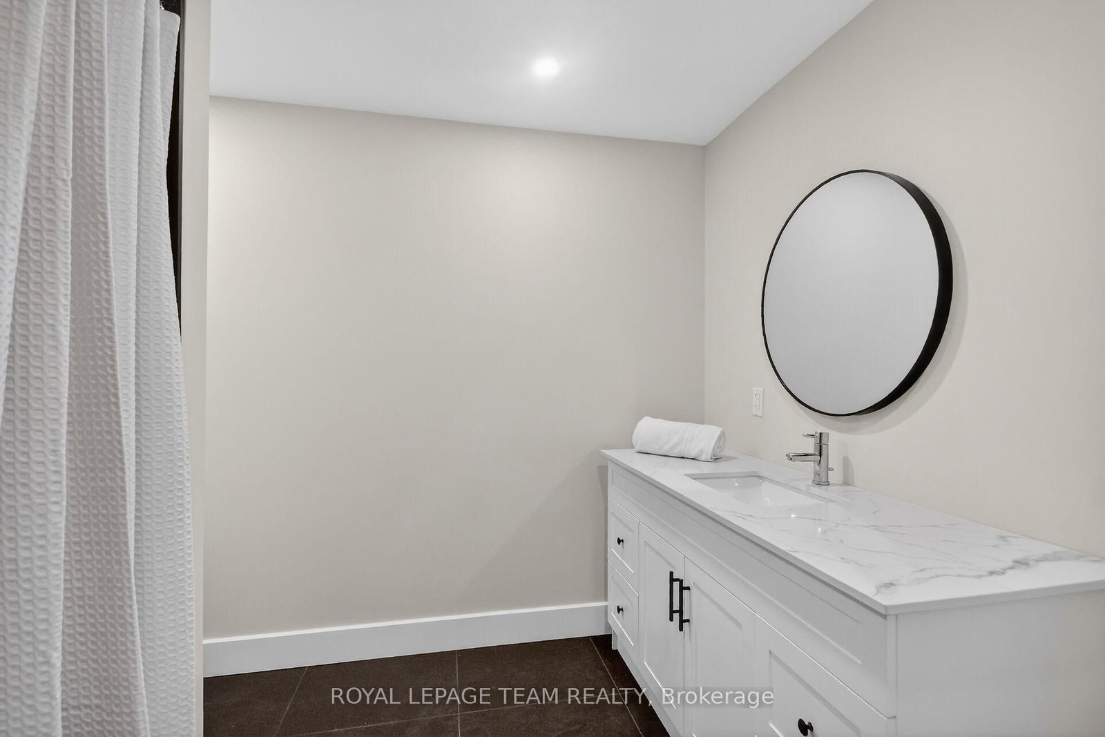 988 Beckton Heights • Ottawa, ON photo 47