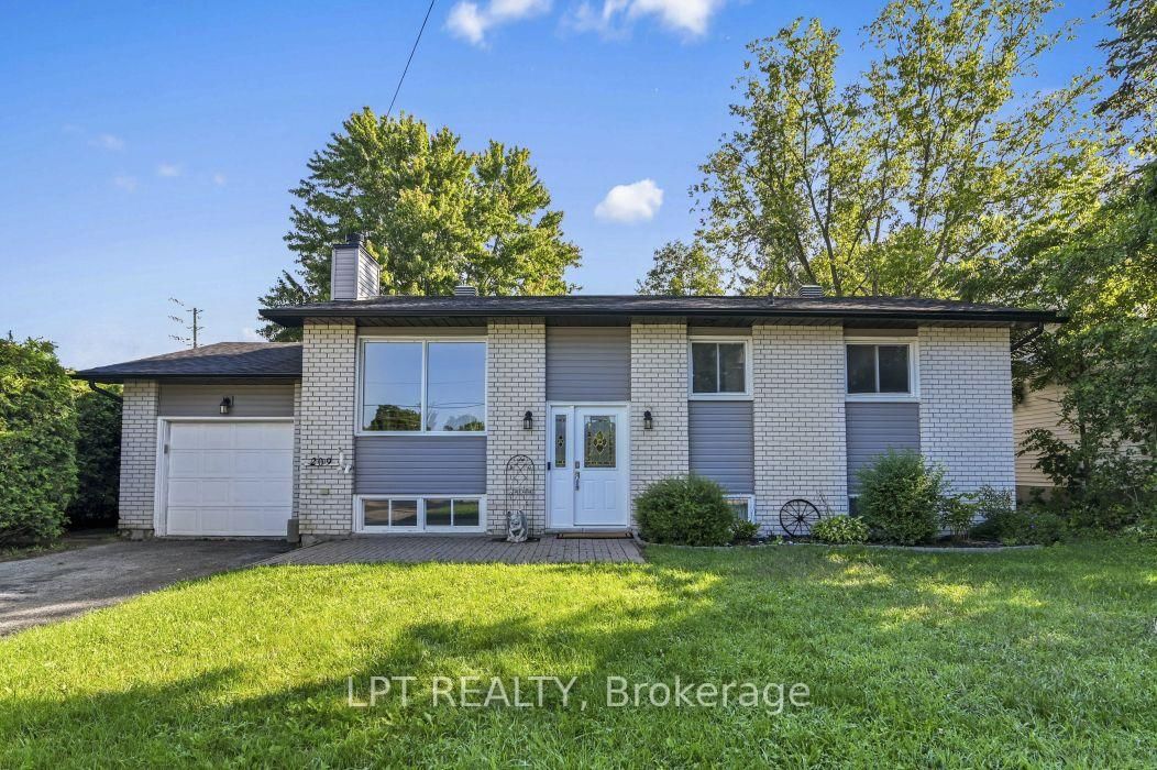 209 BRIDGE Street N • North Grenville, ON photo 2