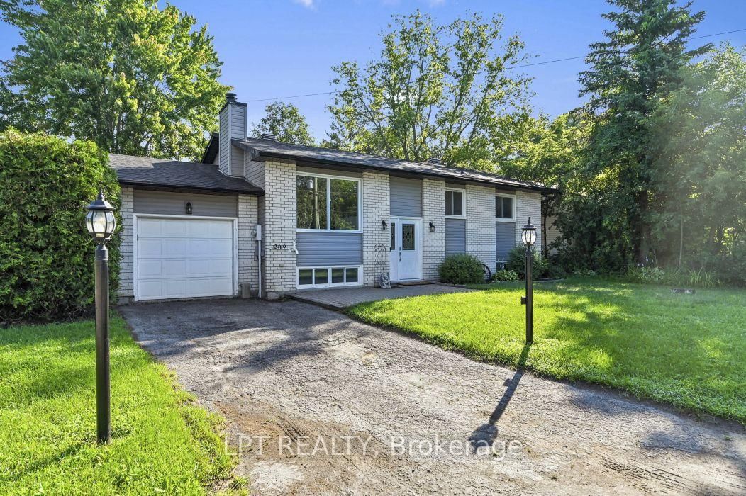 209 BRIDGE Street N • North Grenville, ON photo 3