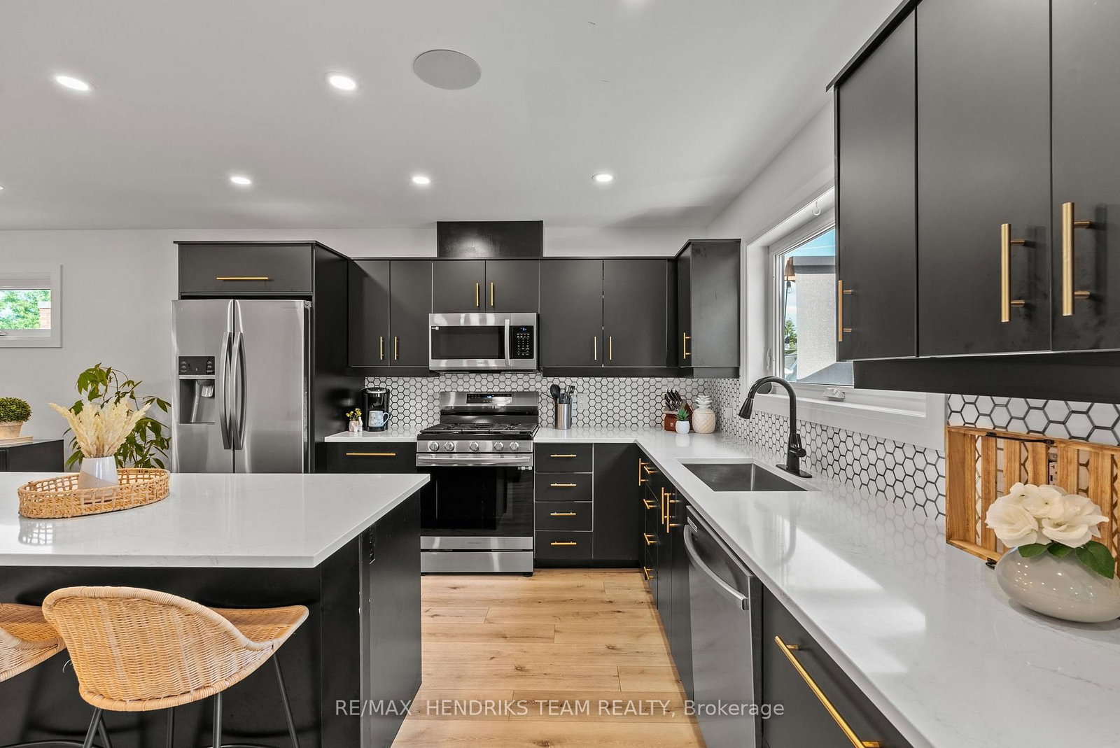 24 Prospect Avenue • St. Catharines, ON photo 12
