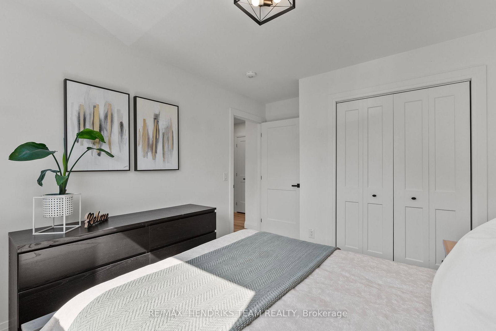 24 Prospect Avenue • St. Catharines, ON photo 22