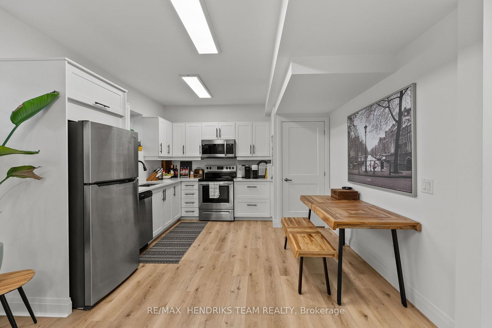 24 Prospect Avenue • St. Catharines, ON photo 33