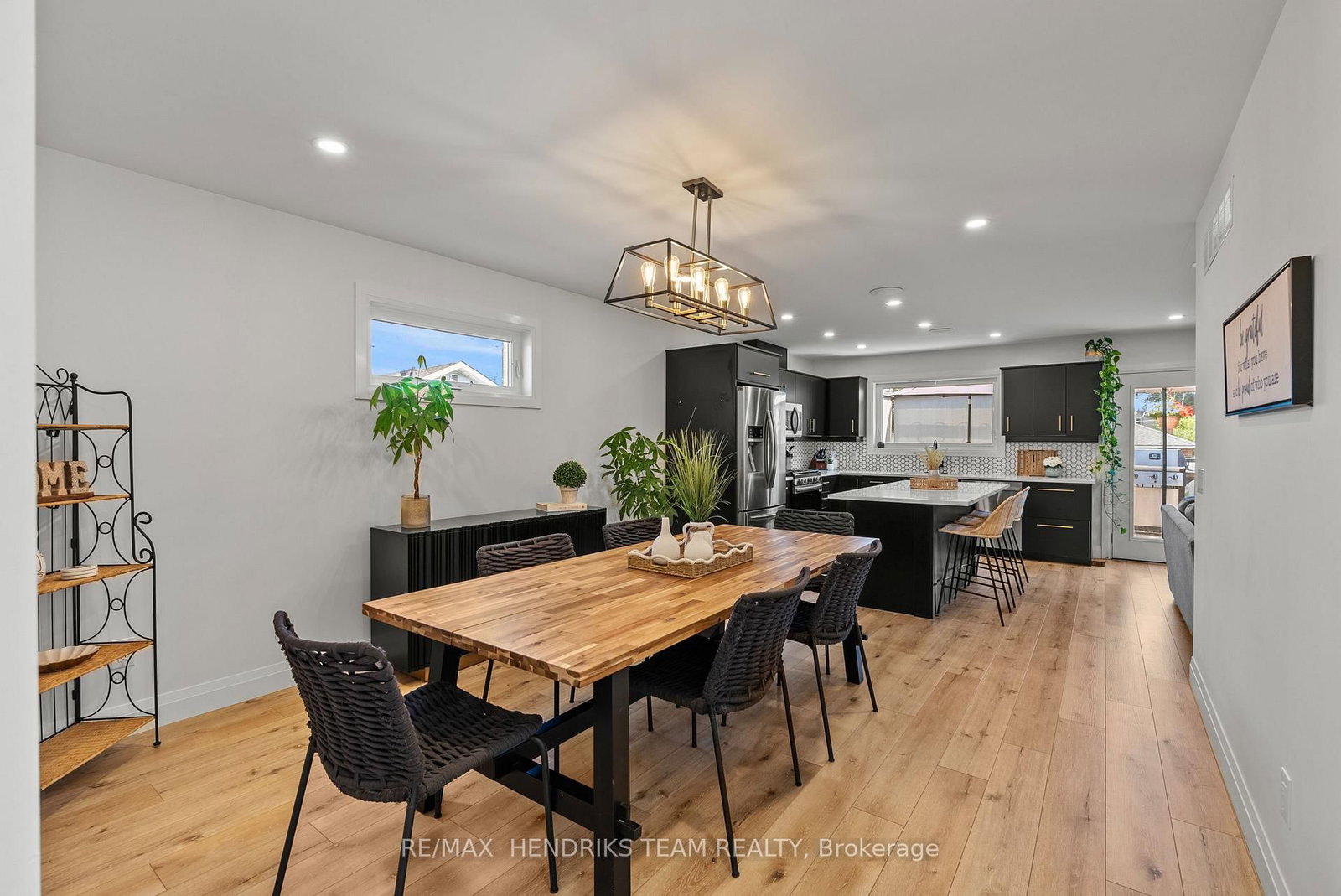 24 Prospect Avenue • St. Catharines, ON photo 8