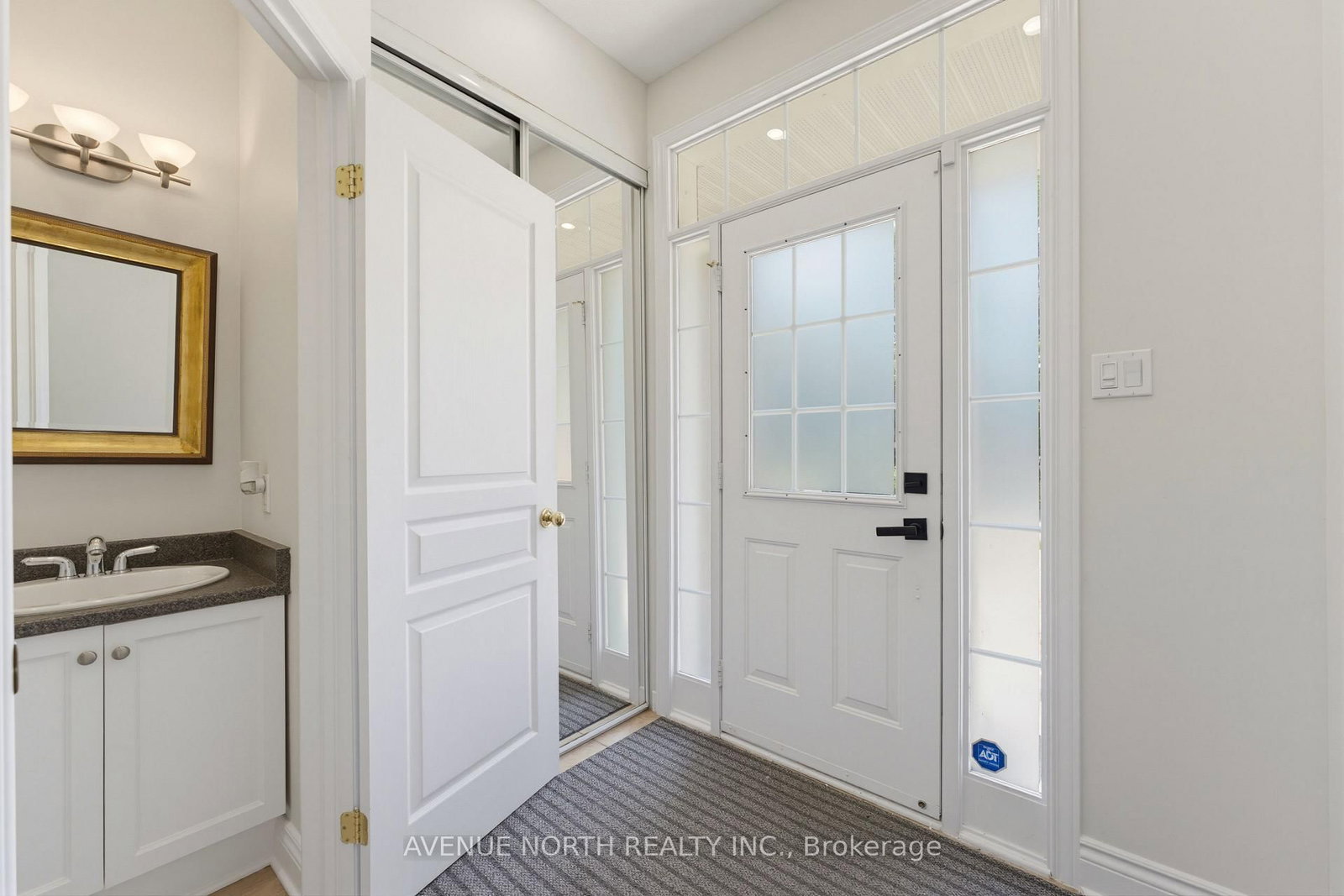 45 SADDLESMITH Circle • Ottawa, ON photo 5