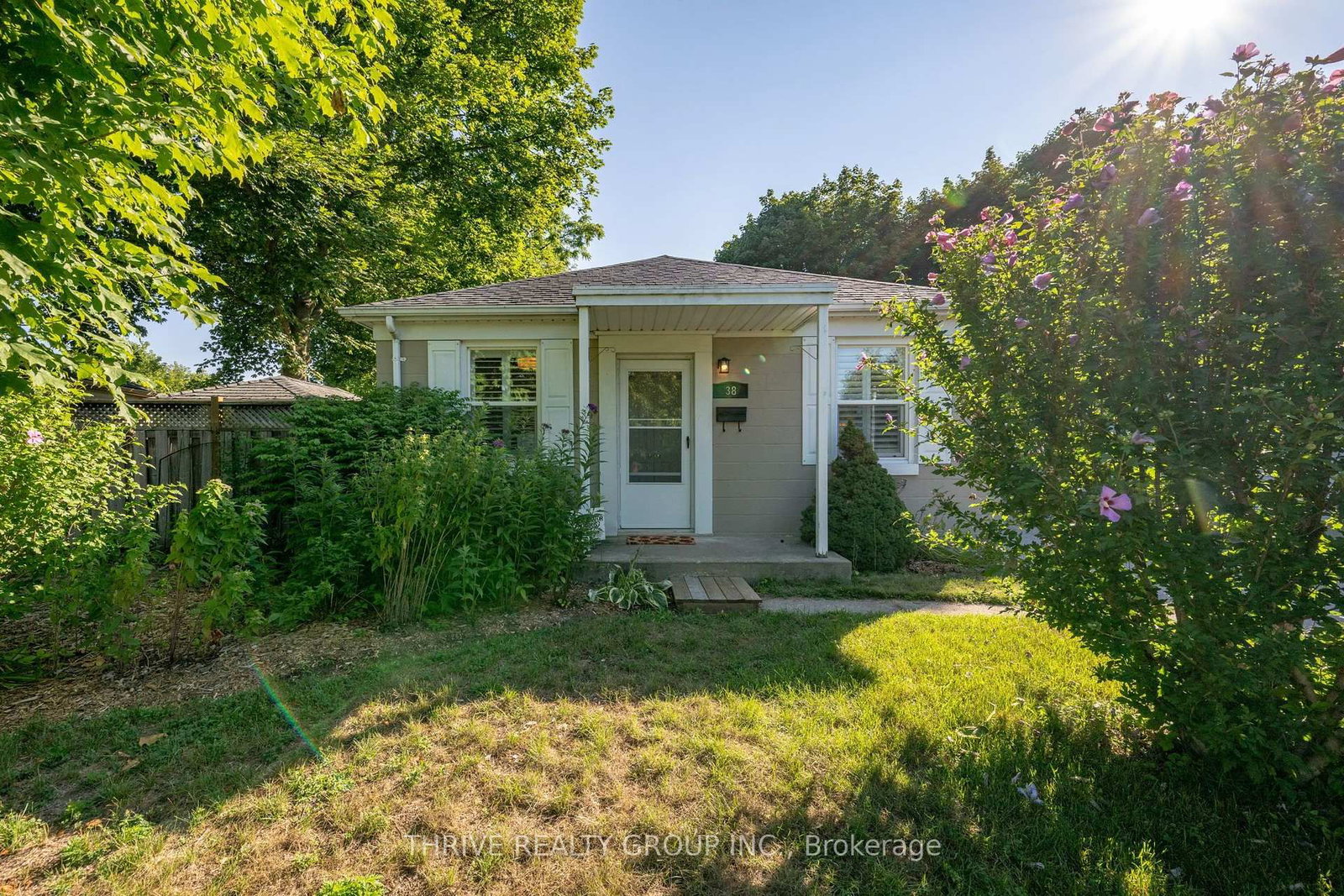 38 Bellwood Crescent, London East
