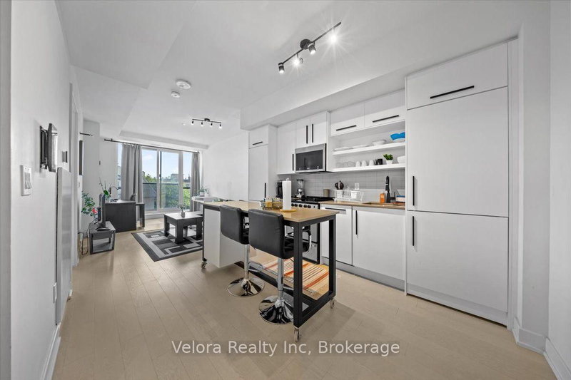 560 Rideau St photo 4