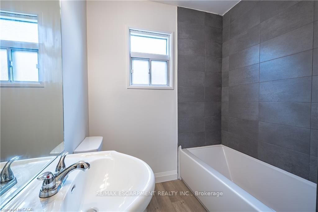 150 Beland Avenue S • Hamilton, ON photo 15