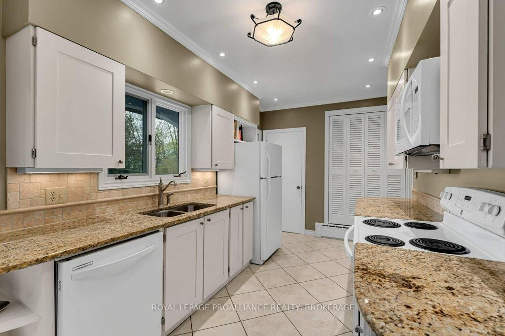163 Pine Street • Gananoque, ON photo 15