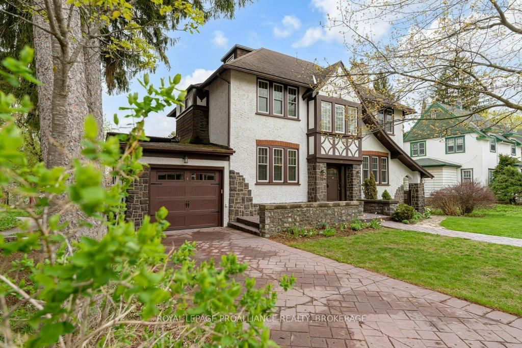 163 Pine Street • Gananoque, ON photo 3