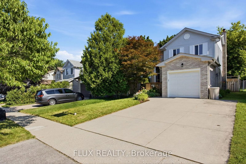 544 Drummerhill Crescent