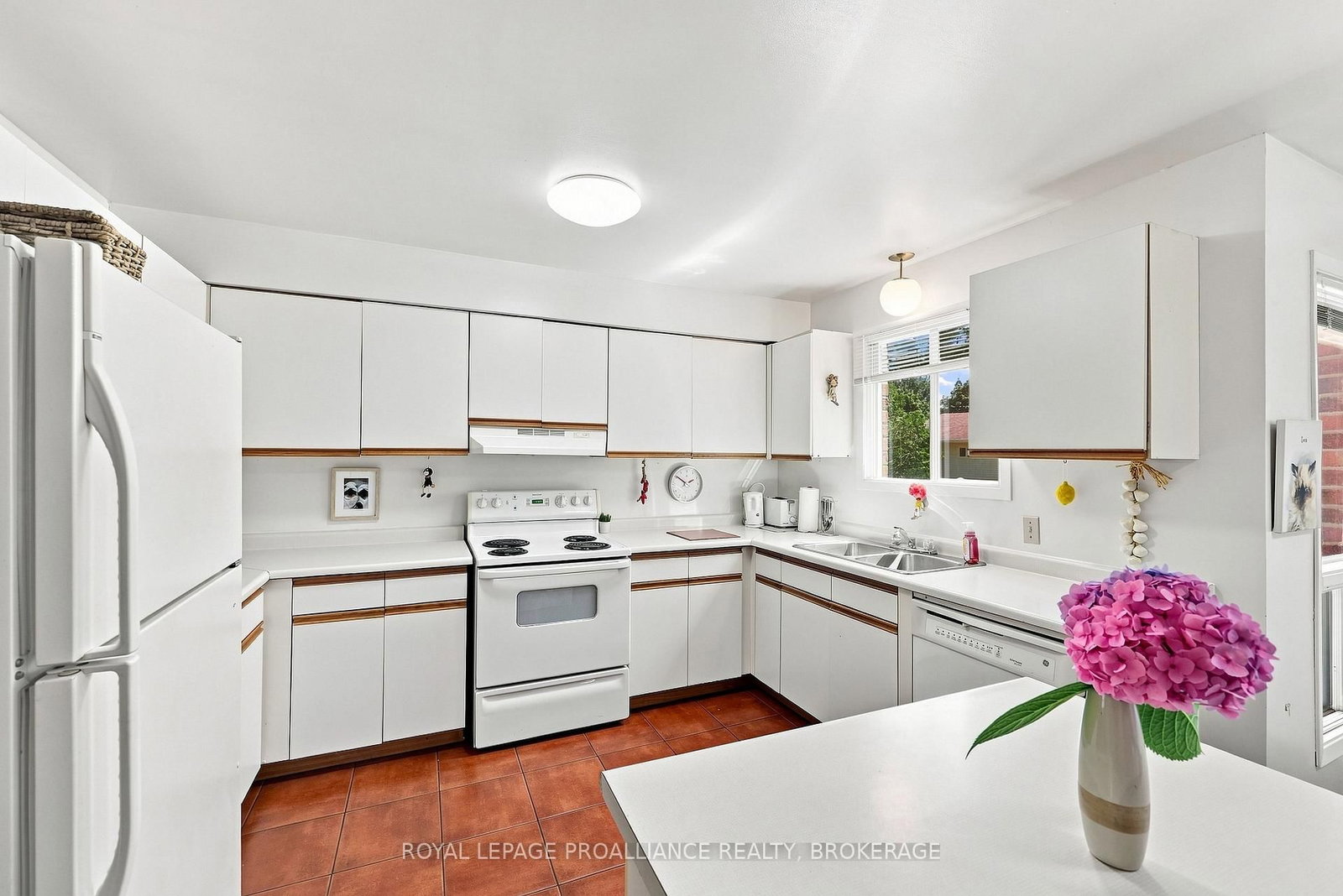951 Newcastle Street • Kingston, ON photo 15