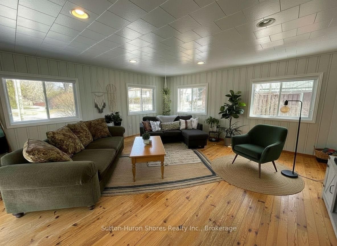 418 Elgin Street • Saugeen Shores, ON photo 6