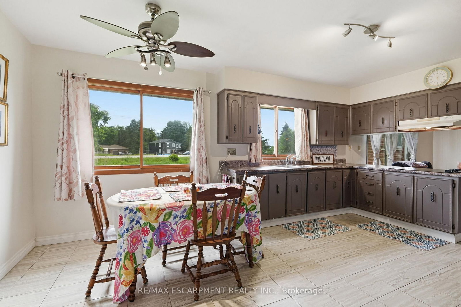 1408 Edgewood Road • Hamilton, ON photo 11