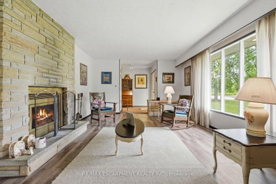 1408 Edgewood Road • Hamilton, ON photo 6