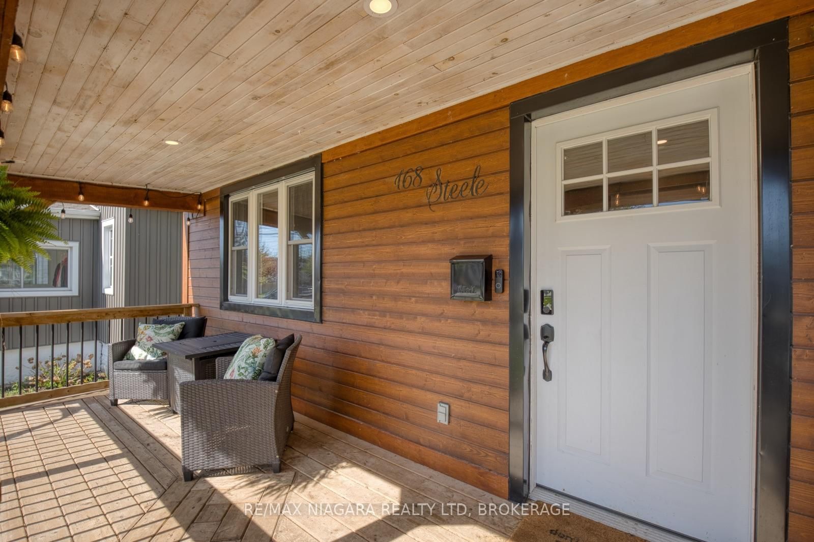 168 Steele Street • Port Colborne, ON photo 4