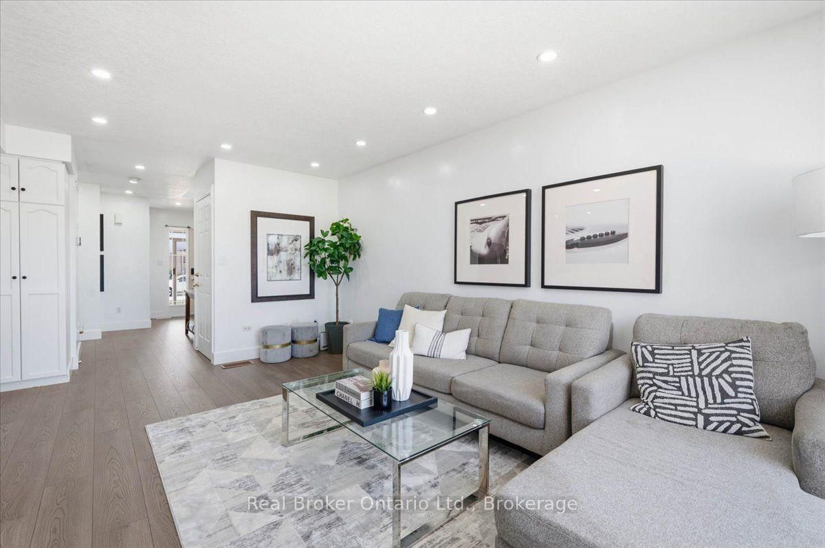 12 Castlebury Drive • Guelph, ON photo 14