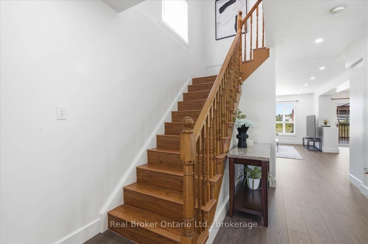 12 Castlebury Drive • Guelph, ON photo 18