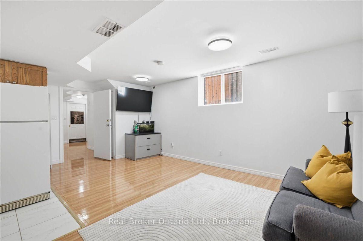 12 Castlebury Drive • Guelph, ON photo 33