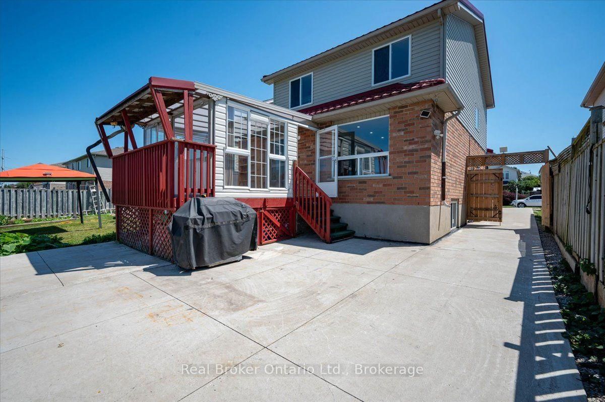 12 Castlebury Drive • Guelph, ON photo 36