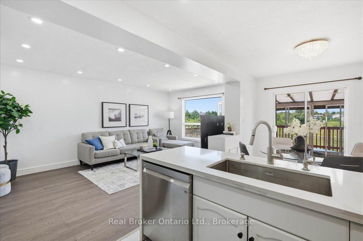 12 Castlebury Drive • Guelph, ON photo 8