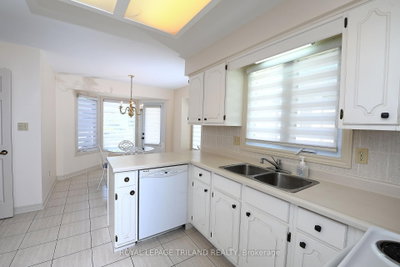 94 Pine Valley Gate • #4 • London South, ON photo 8