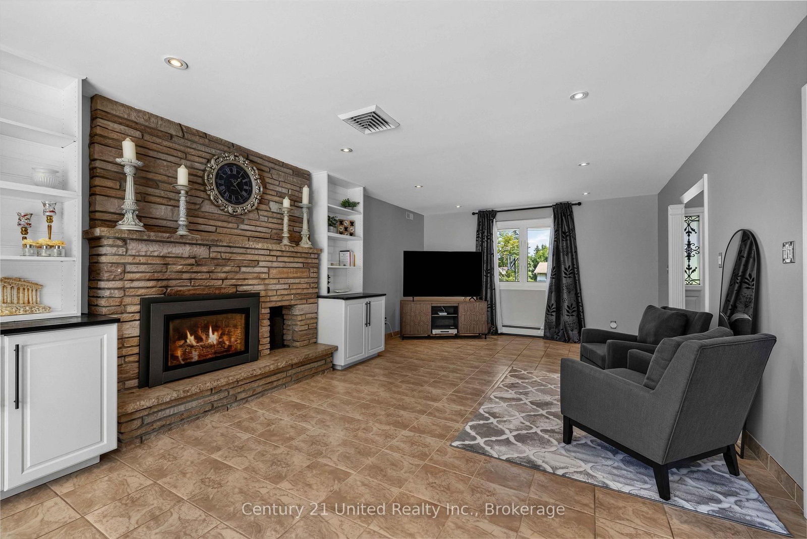 214 Hillview Drive • Peterborough, ON photo 6