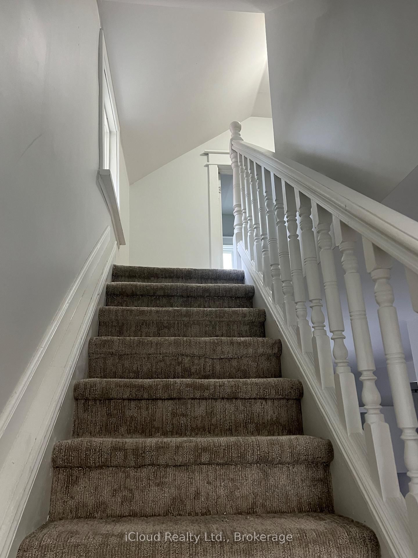 71 Osprey Street S • Southgate, ON photo 8