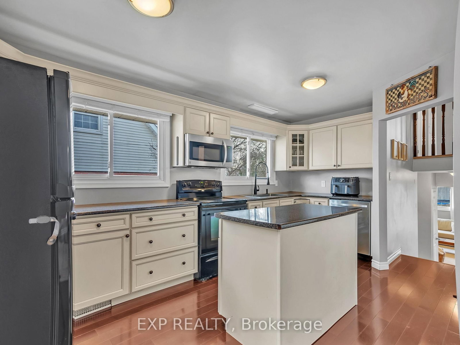 16 Applewood Drive • Belleville, ON photo 16