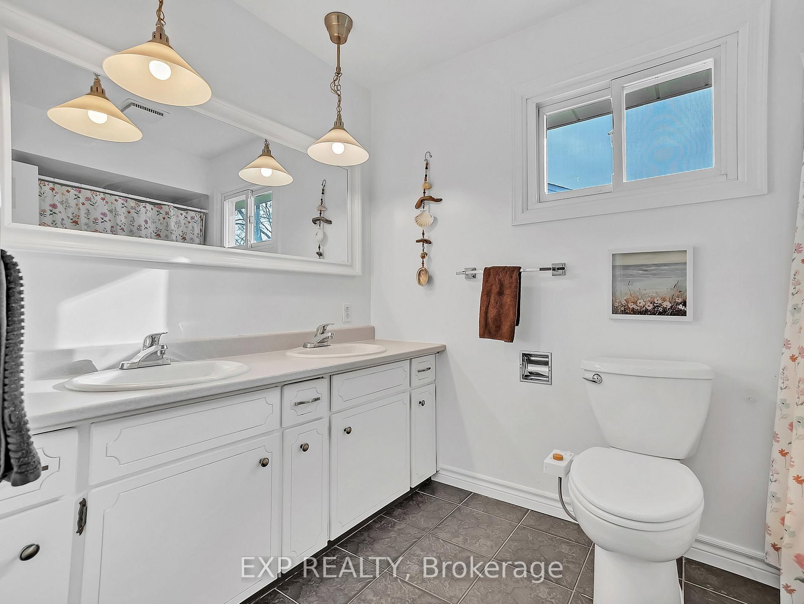 16 Applewood Drive • Belleville, ON photo 23