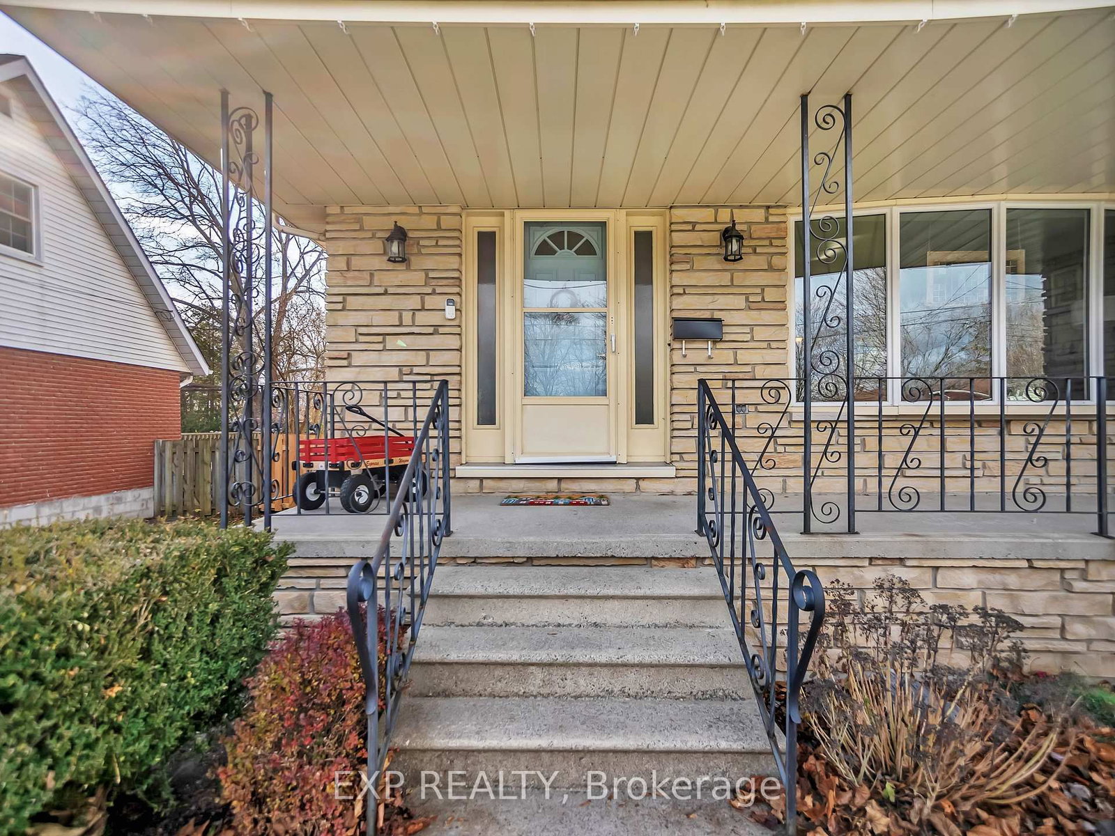 16 Applewood Drive • Belleville, ON photo 6