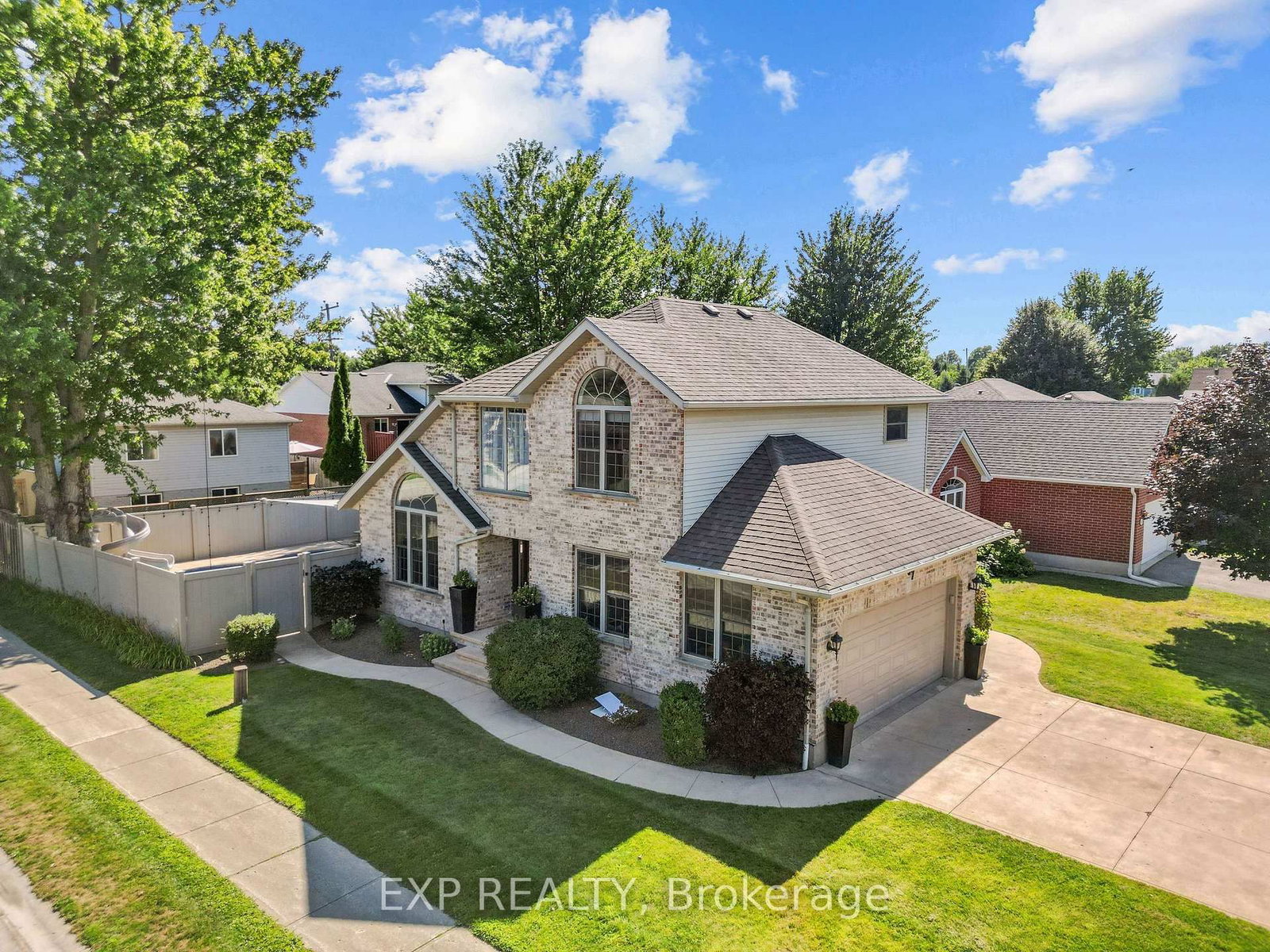 197 Gibson Crescent, Lucan Biddulph, photo 1
