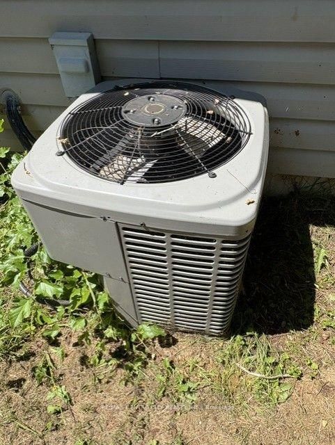 345 Smith Street • Central Elgin, ON photo 14