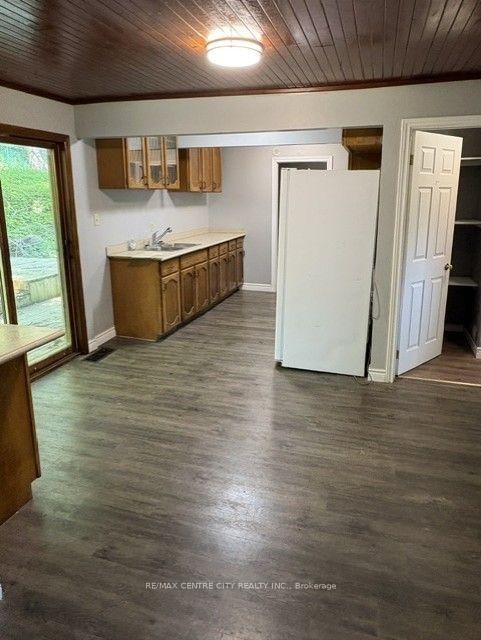 345 Smith Street • Central Elgin, ON photo 5