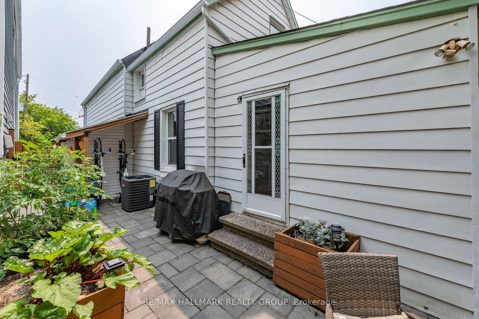 53 Louisa Street • Ottawa, ON photo 37