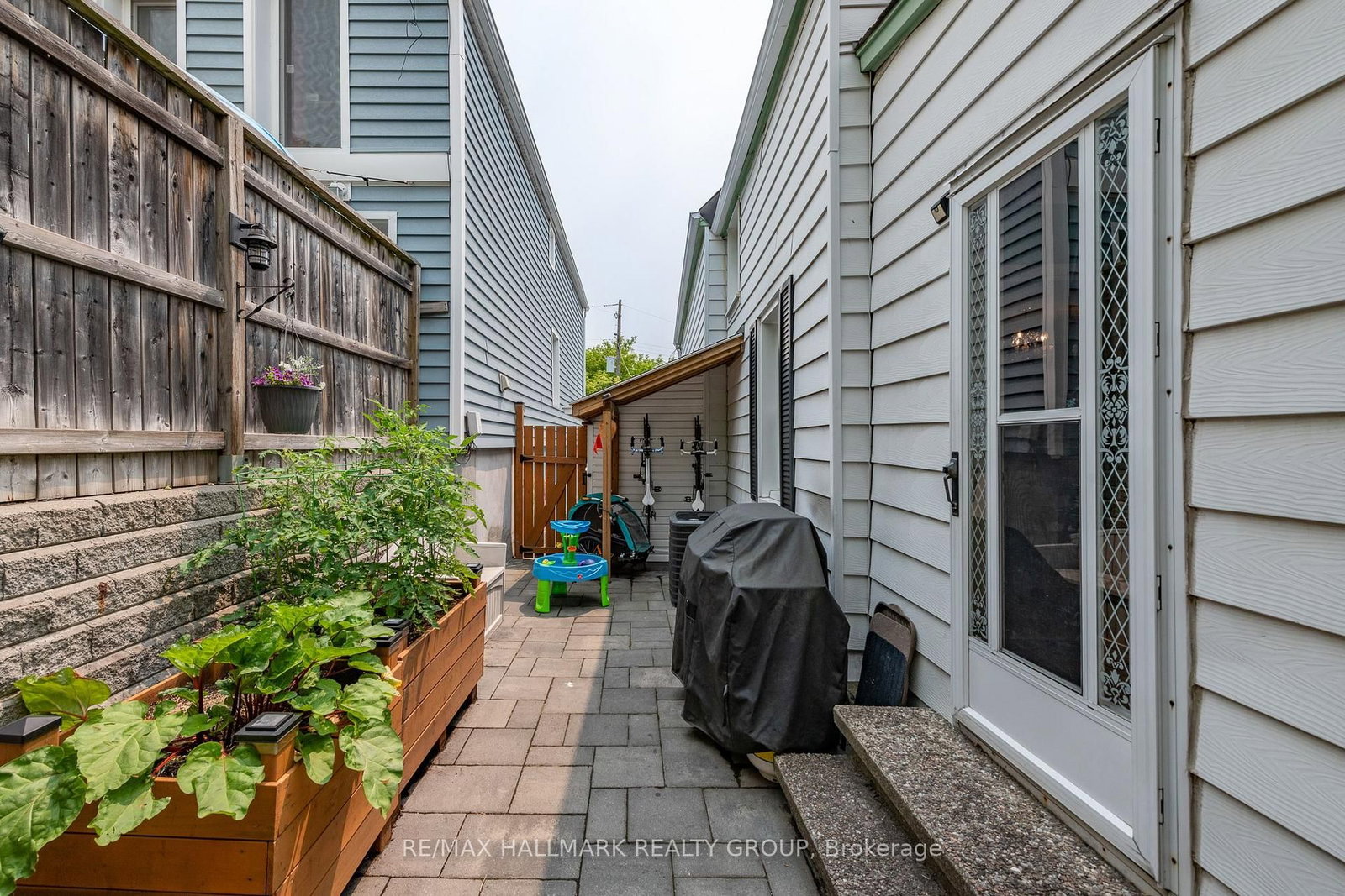 53 Louisa Street • Ottawa, ON photo 38