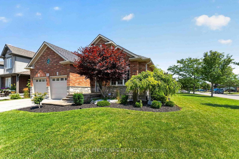 6 CARDINAL Crescent